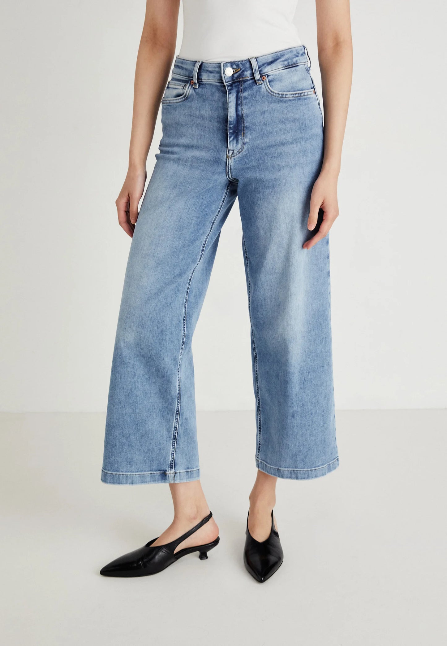 Madison Blush HW Crop WID Light Blue Denim
