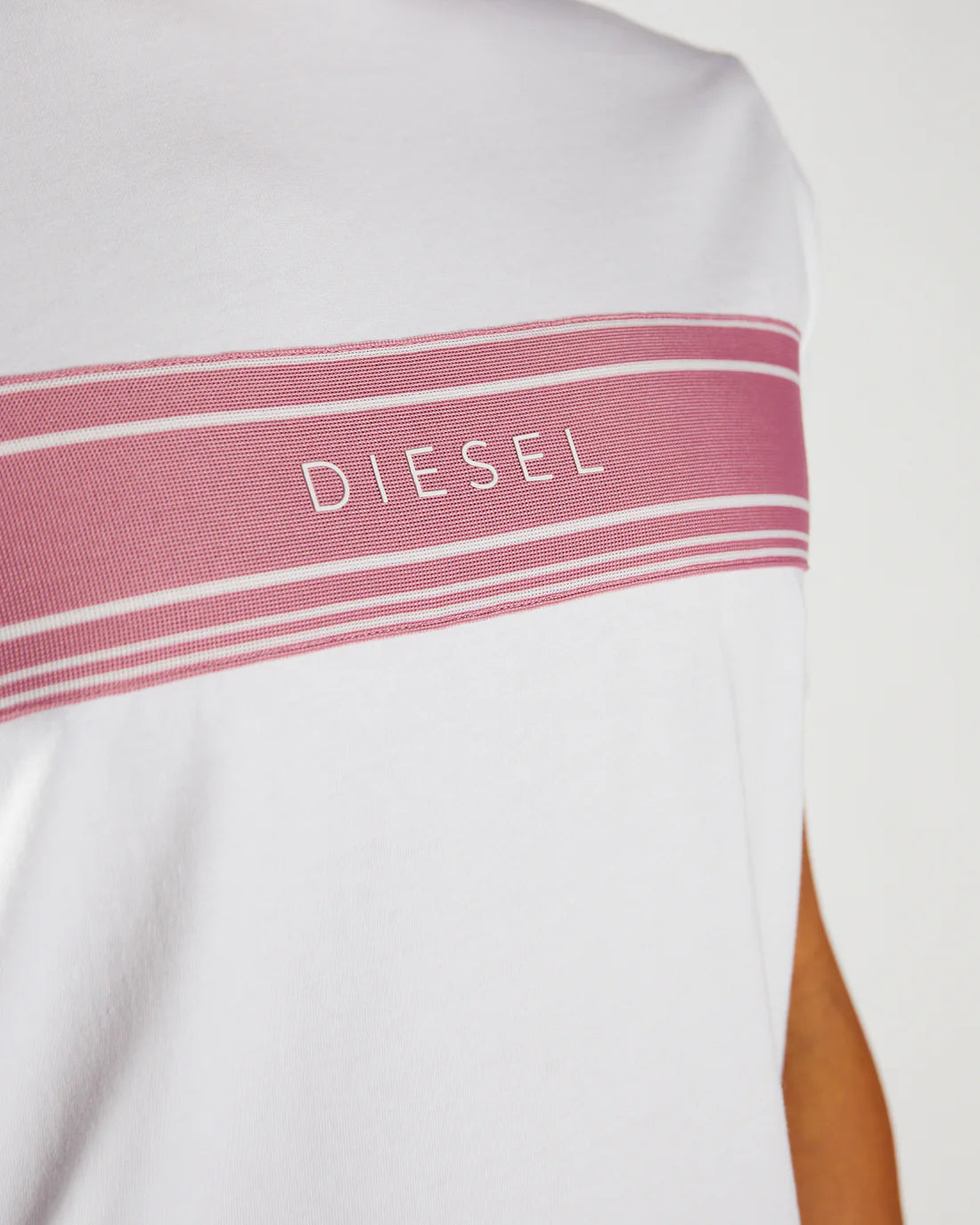 Raul Tee White