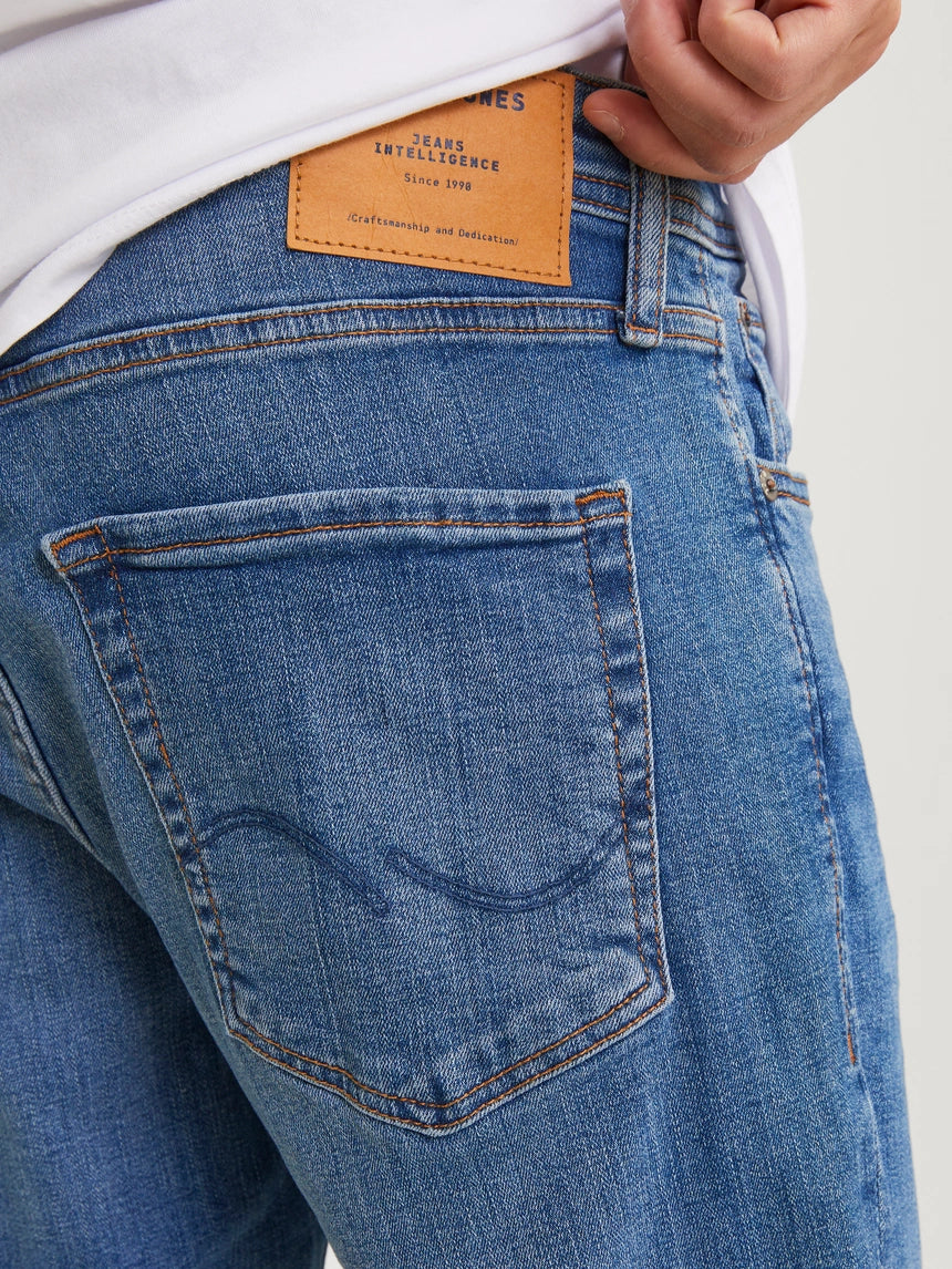 TIM 781 SLIM STRAIGHT-FIT JEANS